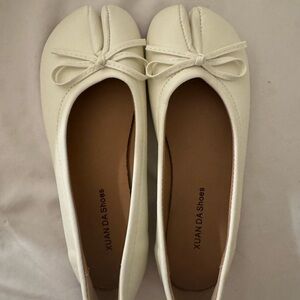 Women's Cream Ballet Flats